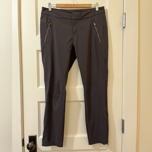 Athleta • Wander Stash Skinny Pant • Zip Pocket Ankle Zip • Size 12P